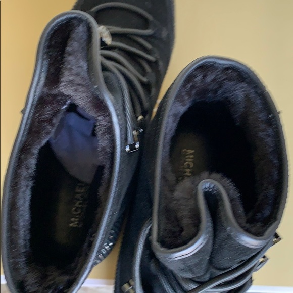 MICHAEL KORS MARLEY BOOTIE SUEDE BLACK - Picture 10 of 16